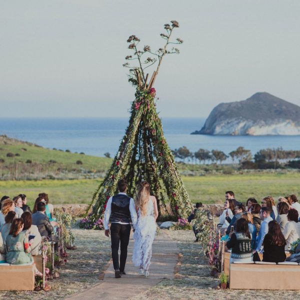 Unique-Flowers-by-Roberto-Silvosa-ceremonia-boho-105